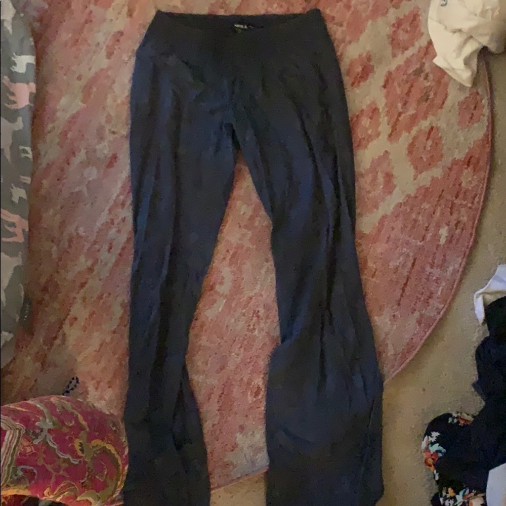 O’Neill pants light weight size medium 100%cotton